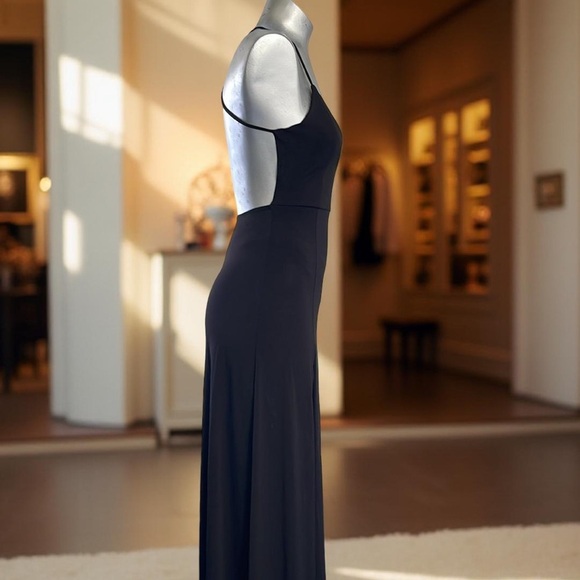 Elegant Black Halter Dress size 2 or 4 - Picture 4 of 4